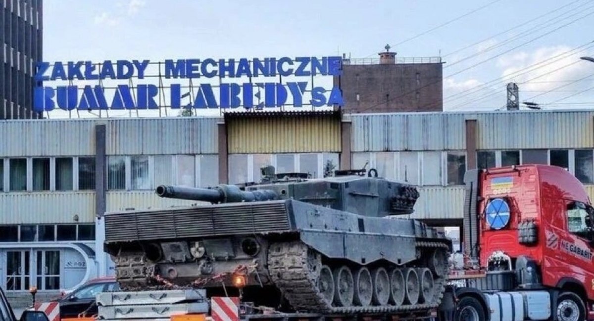 Перший Leopard 2A4 зі складу ЗСУ, переданий для ремонту на завод Bumar-Labedy, 22 липня 2023 року, джерело - Twitter-профіль міністра оборони Польщі Маріуша Блащака, фото ілюстративне