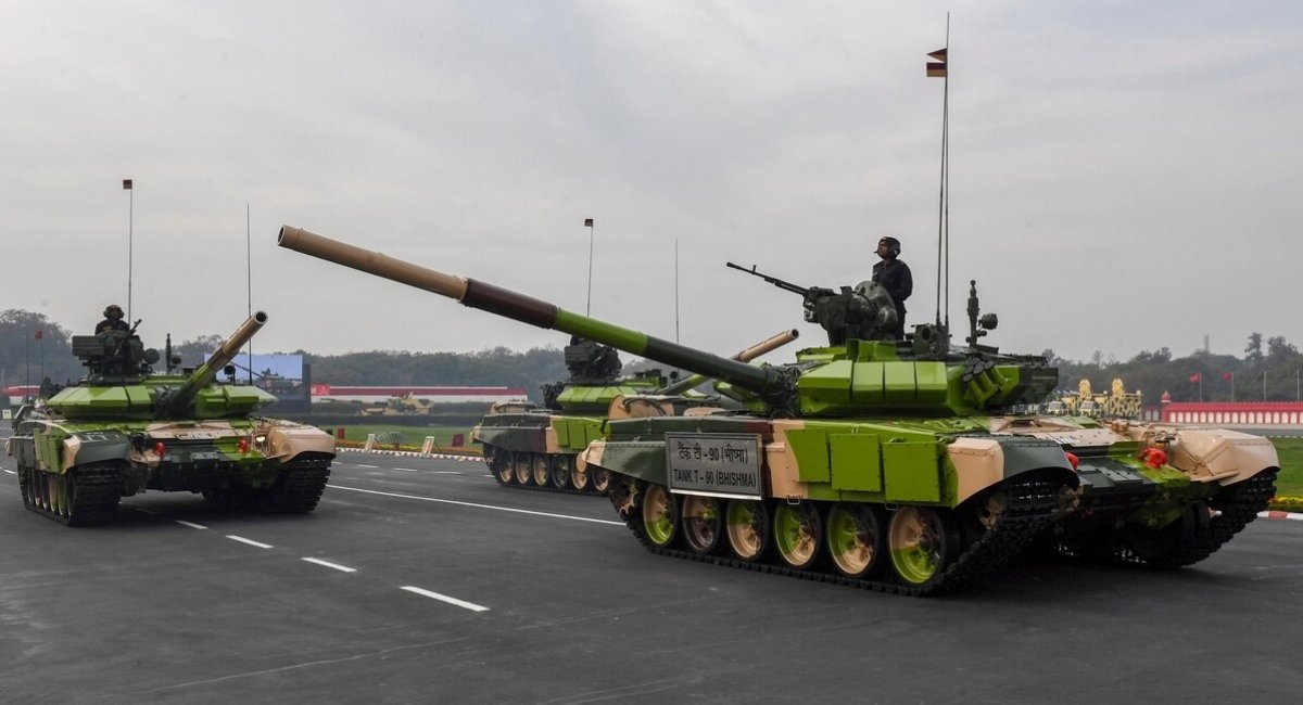 Індійські танки Т-90 на параді в Нью-Делі 