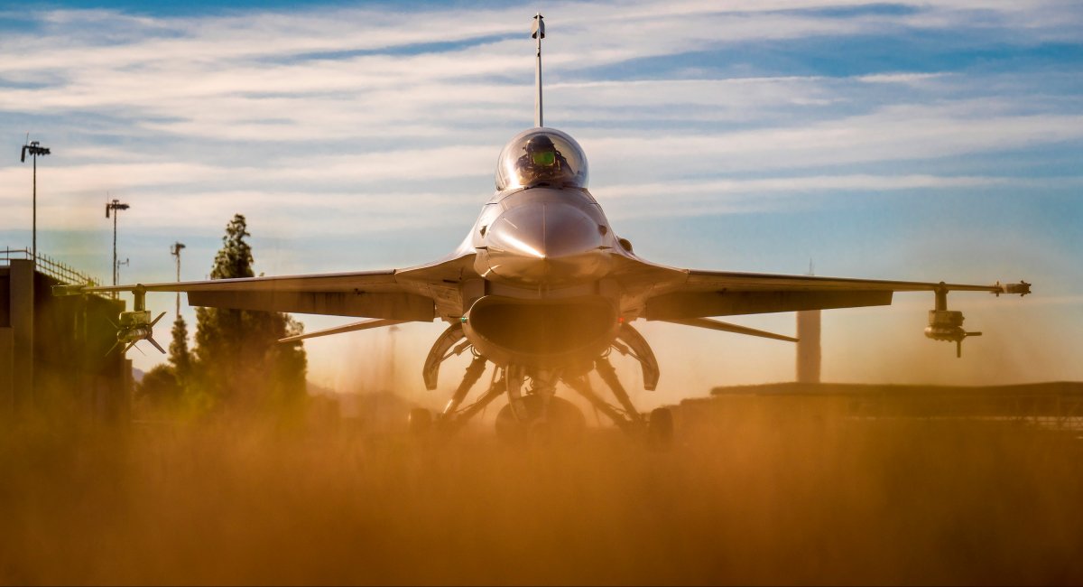 F-16 (фото US DoD)