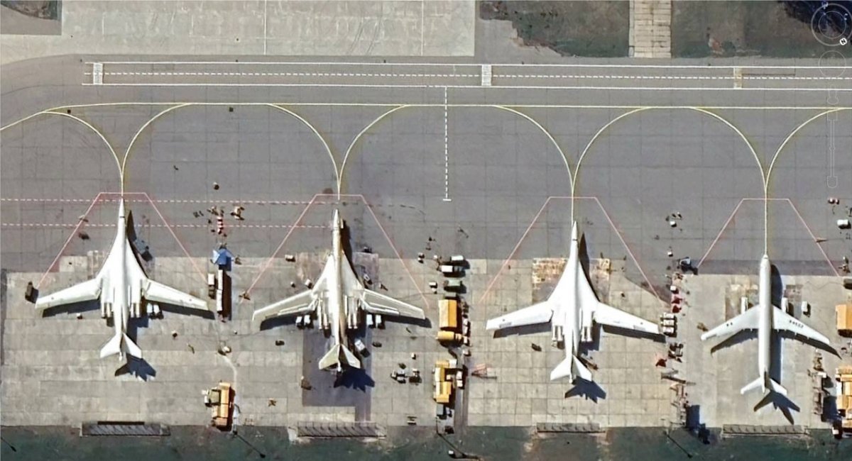 Ту-160 і Ту-214 на майданчику КАПО, травень 2023 року, зображення - Airbus/Ben-Reuter