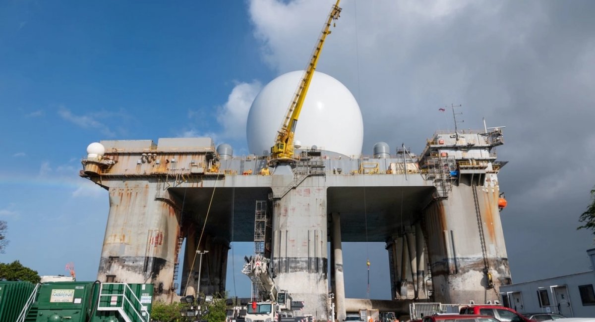 З найбільшої морської РЛС у світі вперше за 20 років зняли купол (фото)