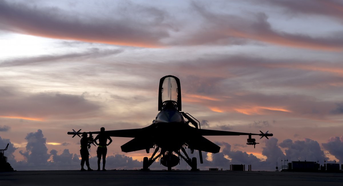 Пілоти ПС ЗСУ швидко опановують F-16: незабаром будуть перші польоти з інструктором