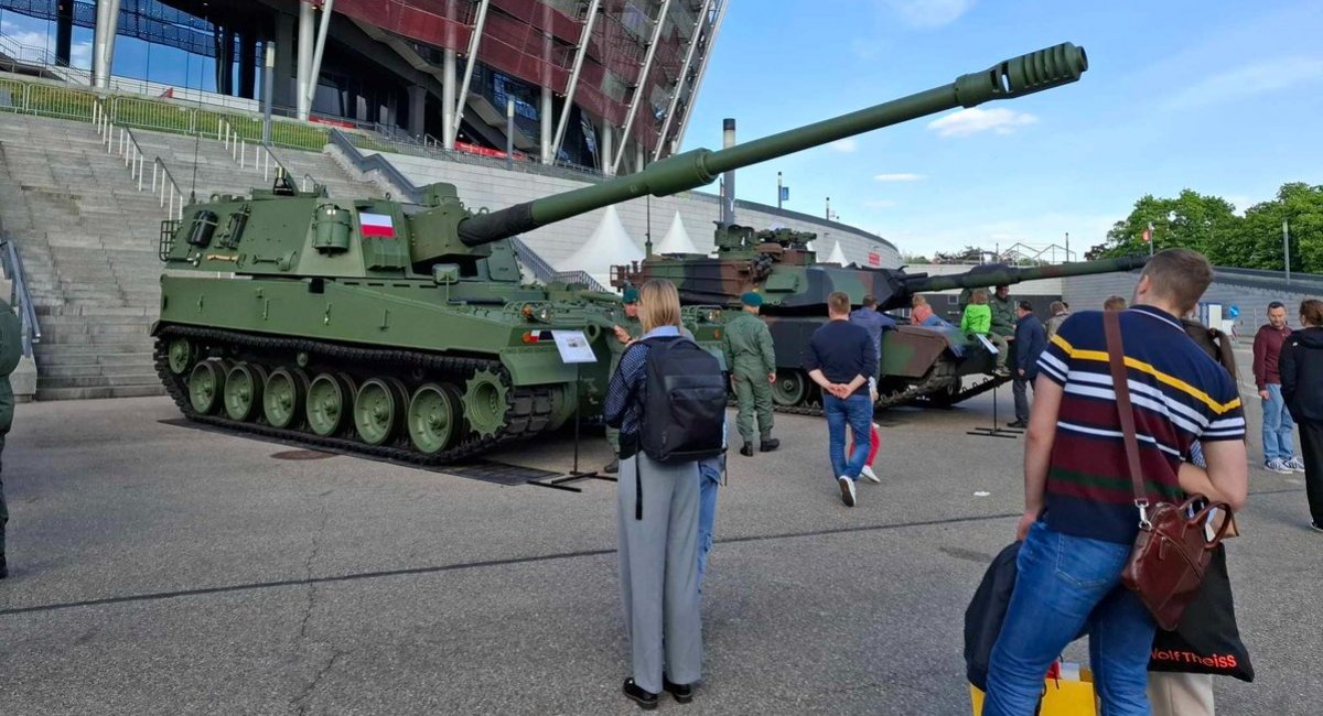 З нагоди 7-ї конференції Defence24 Days на території стадіону PGE Narodowy у Варшаві відкрилась військова виставка / Фото: користувач  мережі X Kristof @That2ndKristof