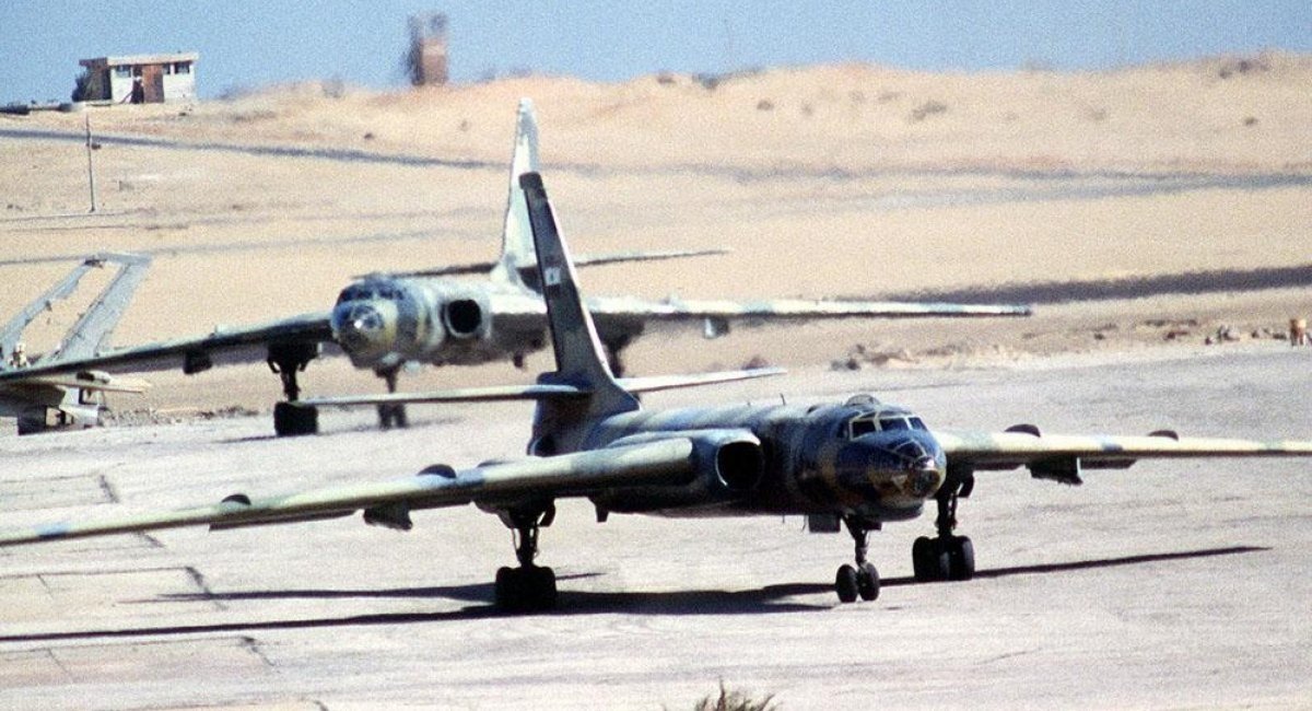 Бомбардувальники Ту-16 єгипетських ВПС, архівне зображення від U.S. Military