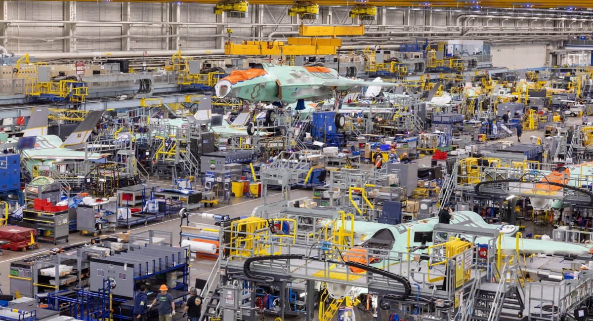 Виробництво винищувачів F-35. Фото - Lockheed Martin