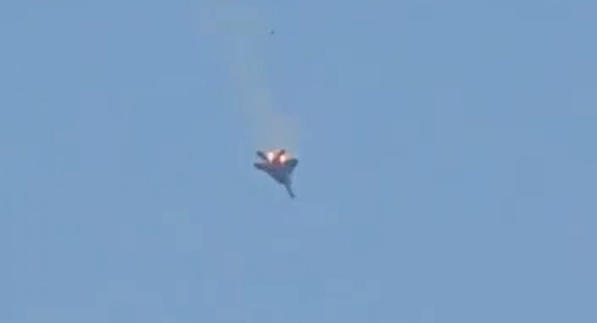 Падіння F-15E Strike Eagle після ураження над територією Кувейту. Кадр з відео