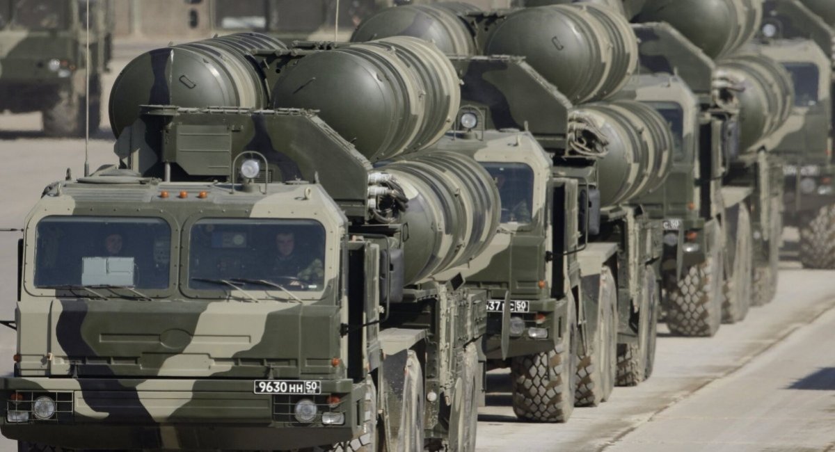 Пускові російського зенітного ракетного комплексу типу С-400