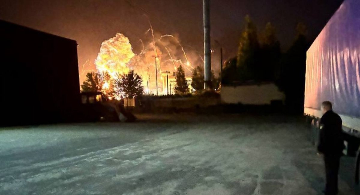 Все вказує на те, що масштабні вибухи в аеропорту Брянська - справжнє комбо з БК та вертольотами