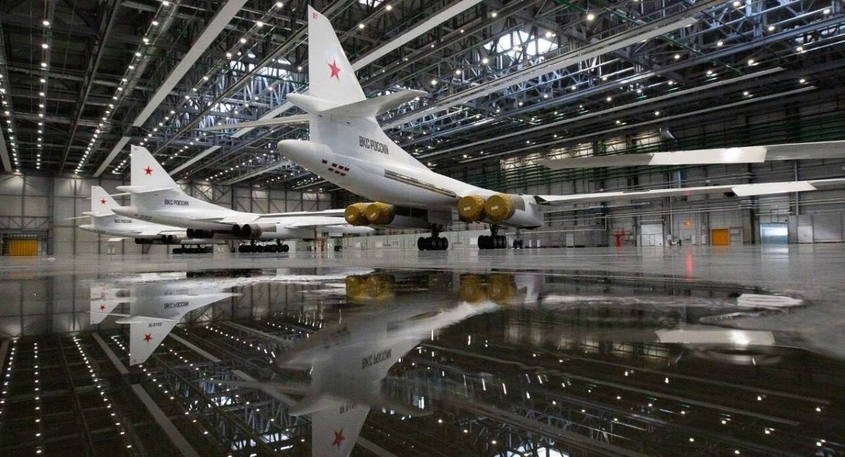 Демонстрація чотирьох Ту-160М в ангарі Казанського авіазаводу, лютий 2024 року, фото з відкритих джерел