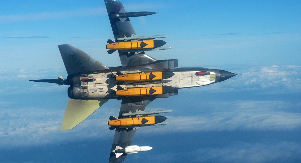 Крилаті ракети Storm Shadow на Tornado 