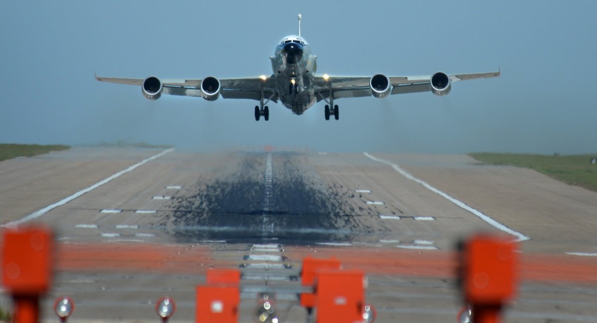 RC-135 Rivet Joint, фото - US Air Force