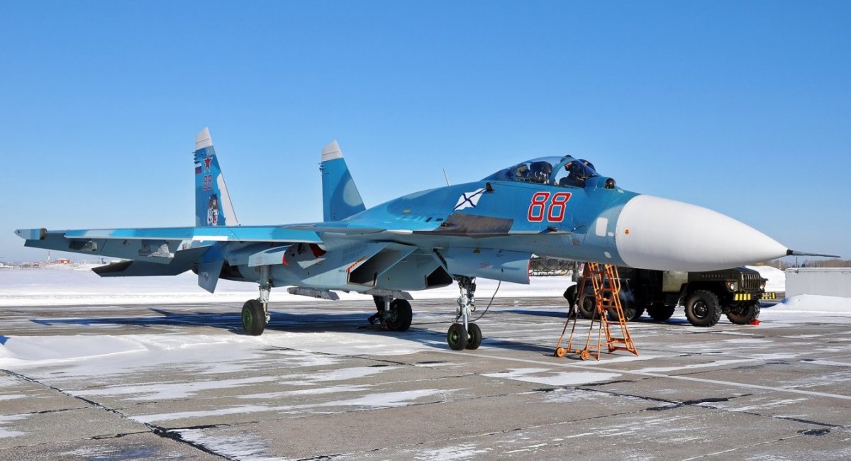 Рашистський палубний винищувач Су-33, ілюстративне фото довоєнних часів