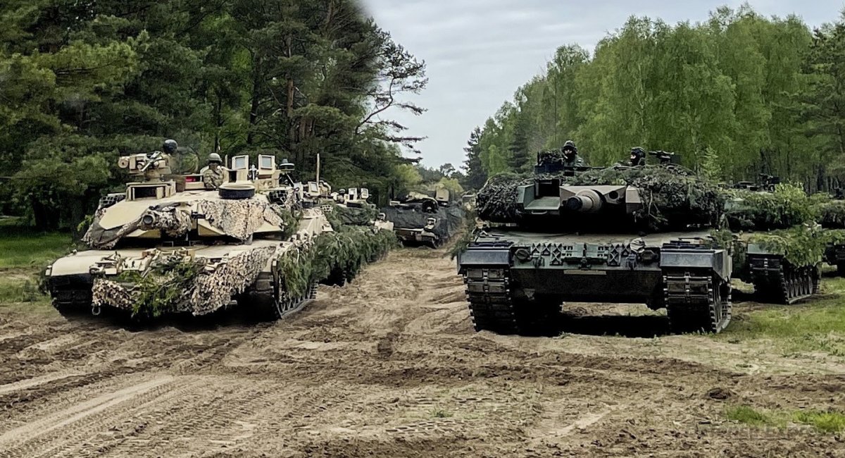 Abrams та Leopard 2 (колаж Defense Express на основі фото DoD US)