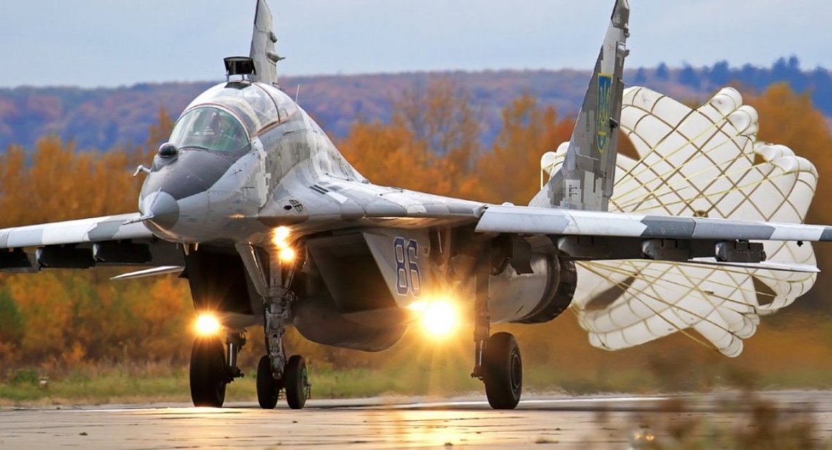 Міг-29 на посадці. Фото - Сергій Смолєнцев