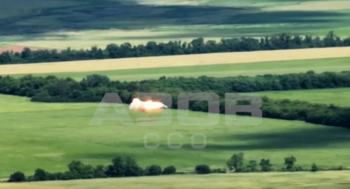 Політ у лічених метрах від землі не допоміг: "Азовці" показали, як зі Stinger збили Ми-24 армії РФ