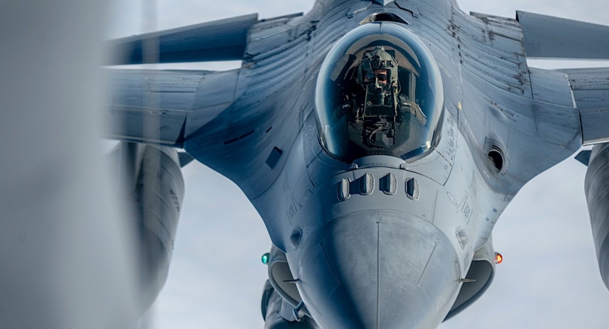 У США роздумують над тим, як перебудувати ПC ЗСУ, однак F-16 наші пілоти побачать ще не скоро