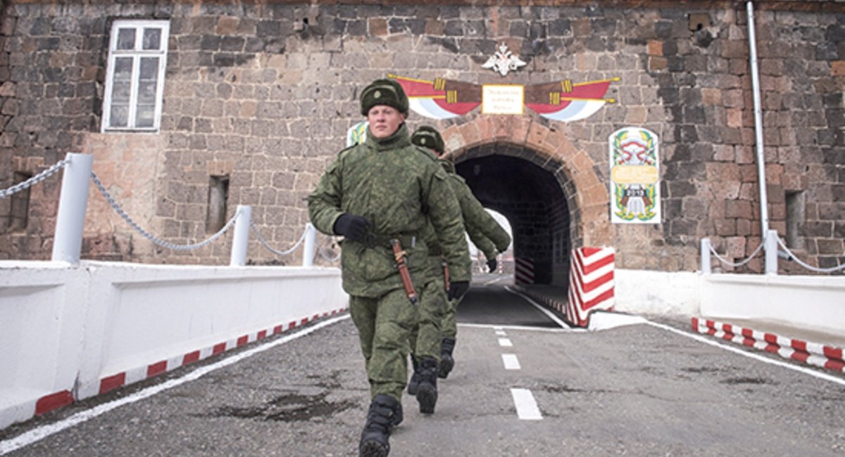 Військові країни-агресора на 102-ій військовій базі в Гюмрі, Вірменія, ілюстративне фото з відкритих джерел