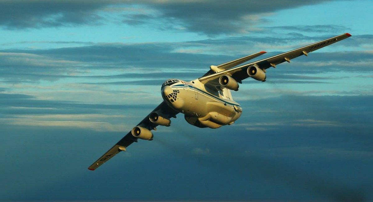 Російський воєнний літак Ил-76 