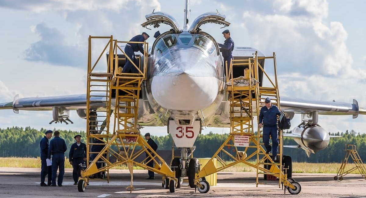 Російський бомбардувальник Ту-22М3 з ракетою Х-22, фото ілюстративне