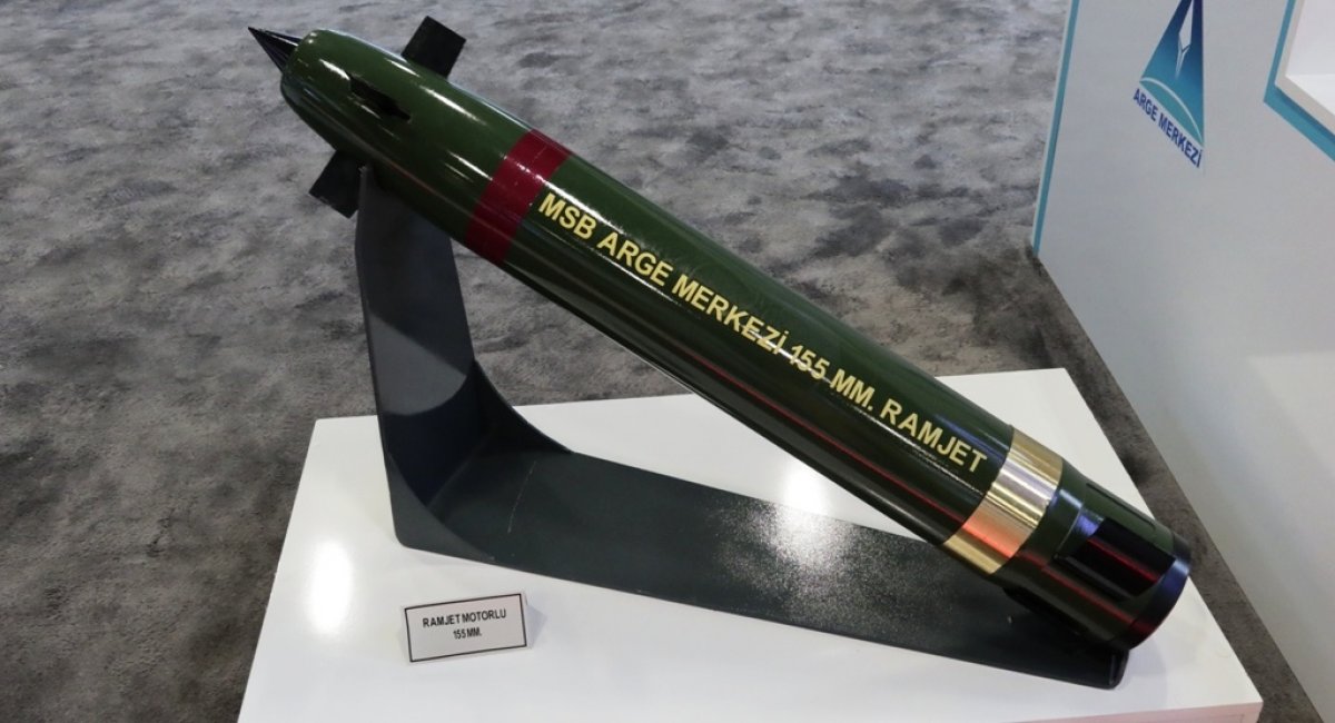 Турецький 155-мм з прямотічним реактивним двигуном під час IDEF 2025. Фото - European Defence Review