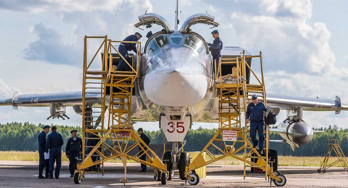 Охорона авіабаз у РФ зараз покладена на технічний персонал