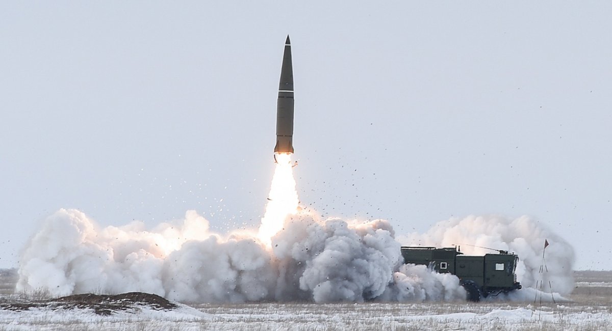 Момент пуску балістичної ракети ОТРК "Іскандер", ілюстративне фото з відкритих джерел