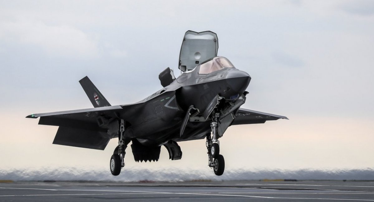 Британці губили винищувачі F-35B у 2025 році, бо мали запчастин лише на 12 з 24 літаків на авіаносці HMS Prince of Wales