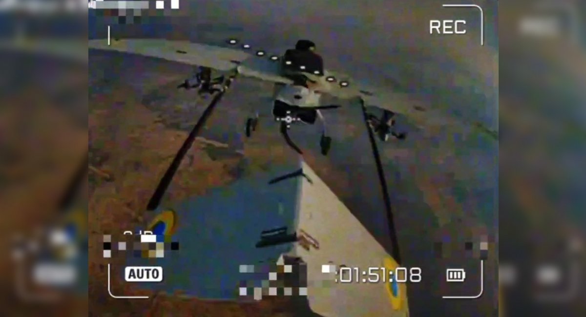 Український PD-2 у ролі носія-FPV-дронів, який атакує ворожий зенітний дрон