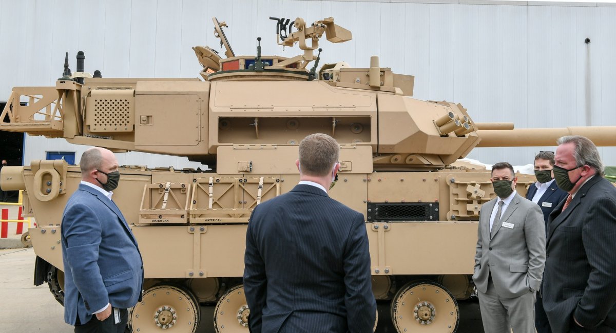 У США обирають новий легкий танк