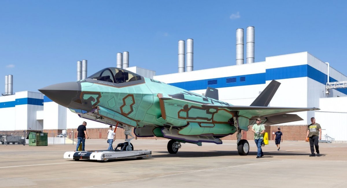 Викатка із заводу першого F-35A для Бельгії. Фото: Lockheed Martin