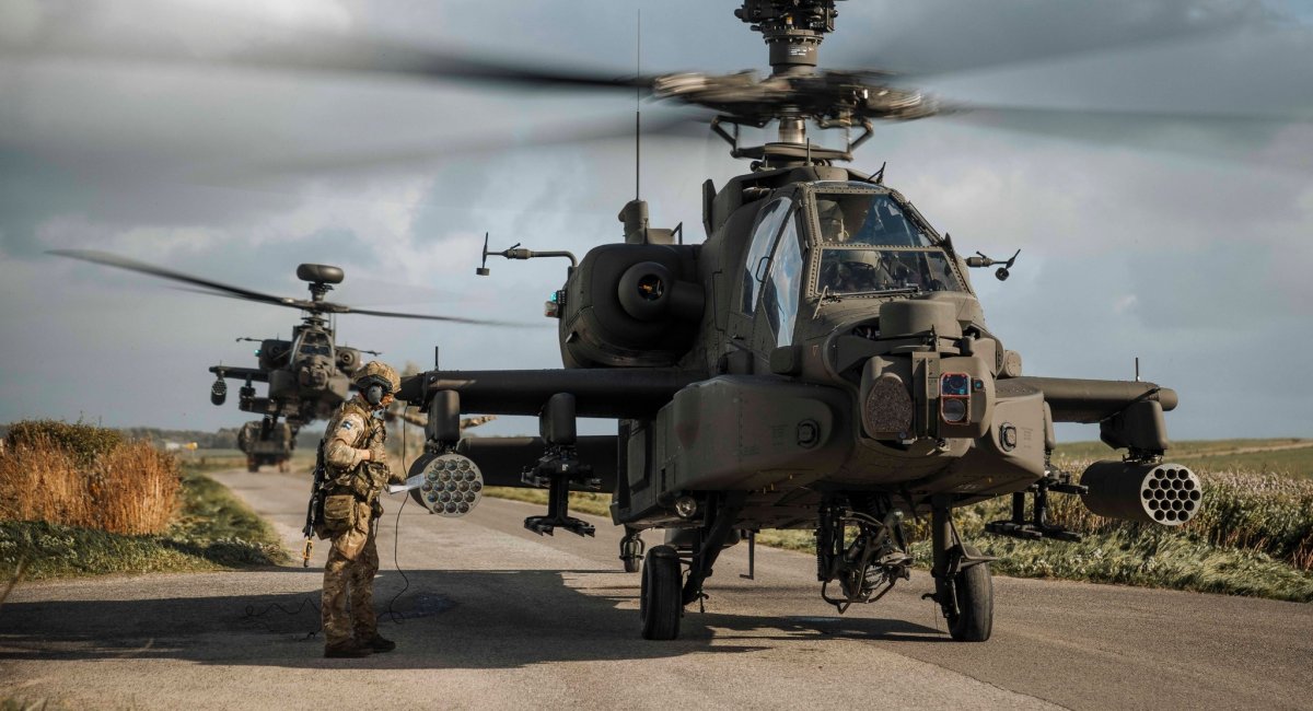 AH-64E Apache Guardian (фото: UK MoD)