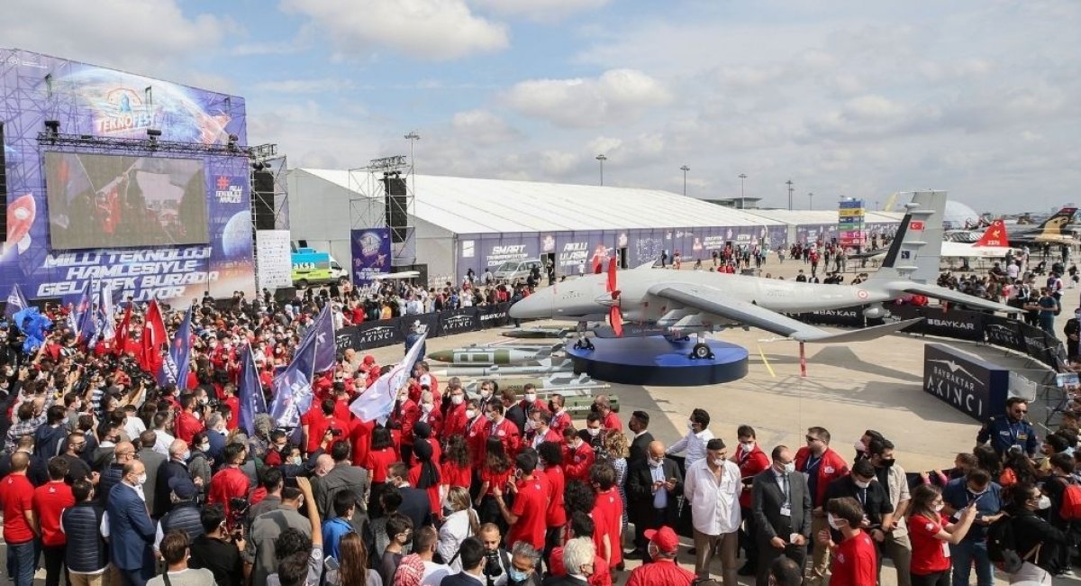 ​У Стамбулі стартував Фестиваль авіації та космічних технологій Teknofest-2021 (відео)