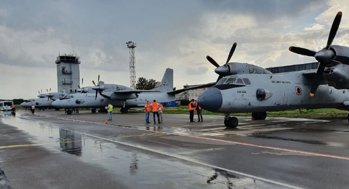 Літаки Ан-32Б ВПС Шрі-Ланка в Києві