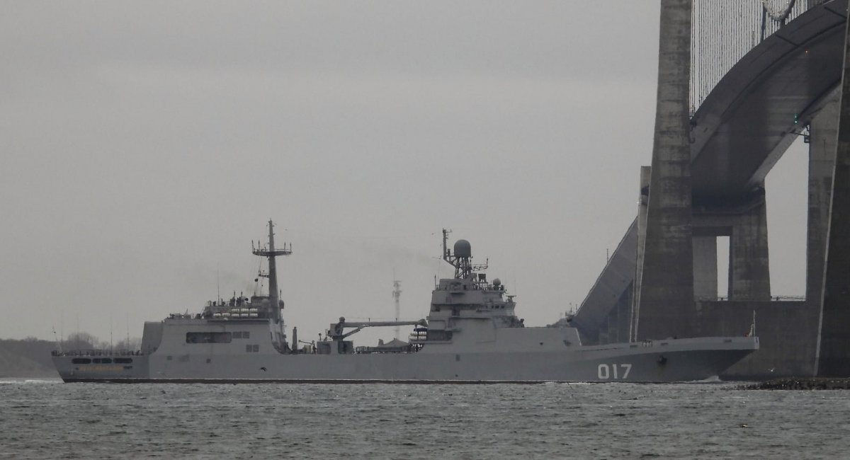 The large landing ship & quot; Peter Morgunov & quot;  project 11711 at the head of the formation of landing ships of the Russian Federation leaves the Baltic Sea, the end of January 2022, photo from open sources