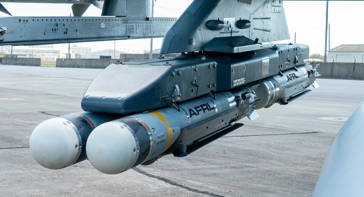 Одна з нових "ройових" бомб, CSDB-1, буде заснована на Small Diameter Bomb I