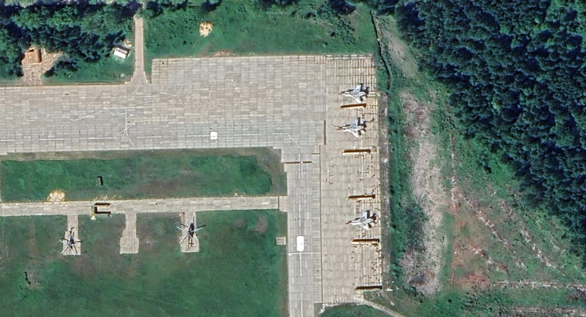 МиГ-31 на аеродромі "Саваслейка" (всі знімки - Google Earth)