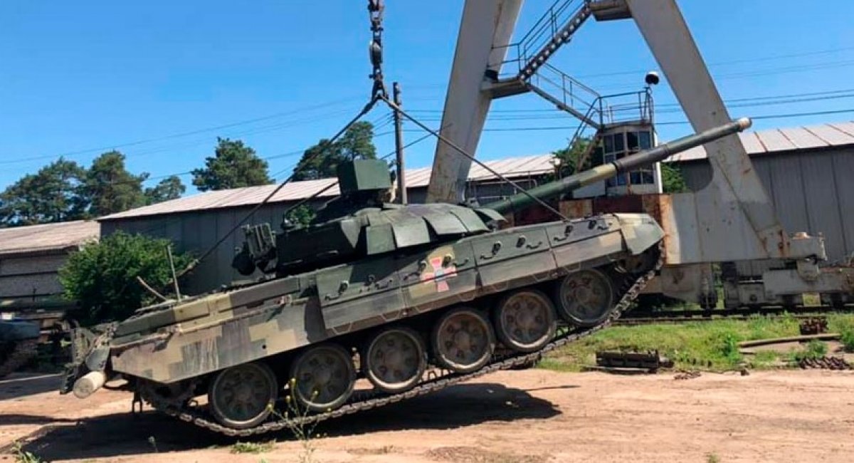 Зважування Т-72АМТ на Київському бронетанковому заводі