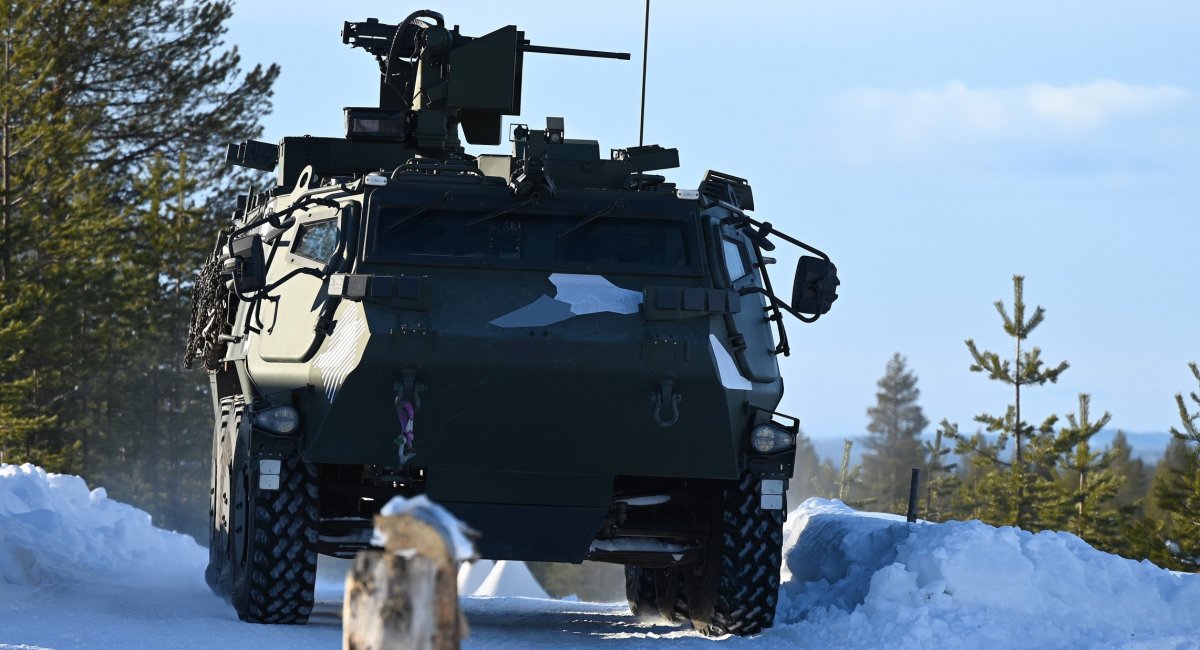 БТР Patria 6x6 постачалися Україні, а тепер зможуть знищувати танки для Німеччини завдяки ПТРК MELLS LR2