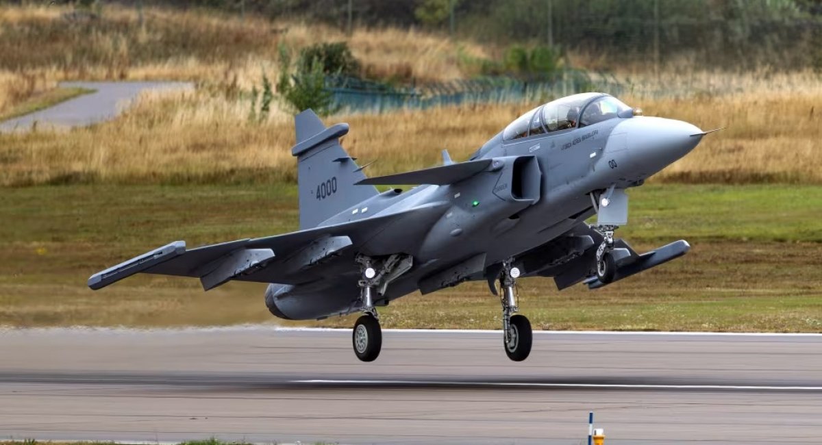 Saab вперше підняв у повітря Gripen F, що це за версія винищувача і чим він важливий для України