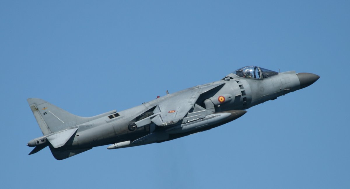 Іспанський EAV-8B Matador II (Harrier II). Фото: Contando Estrelas from Vigo, España/Spain