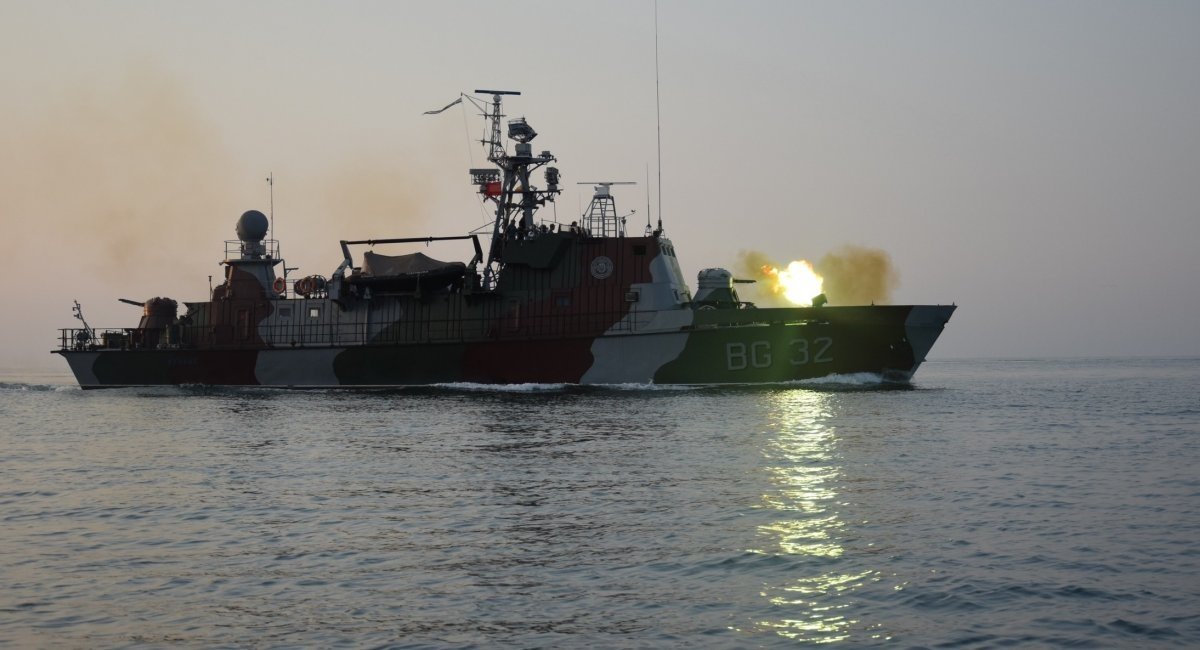 Корабель "Донбас" - флагман Морської охорони в Азовському морі 
