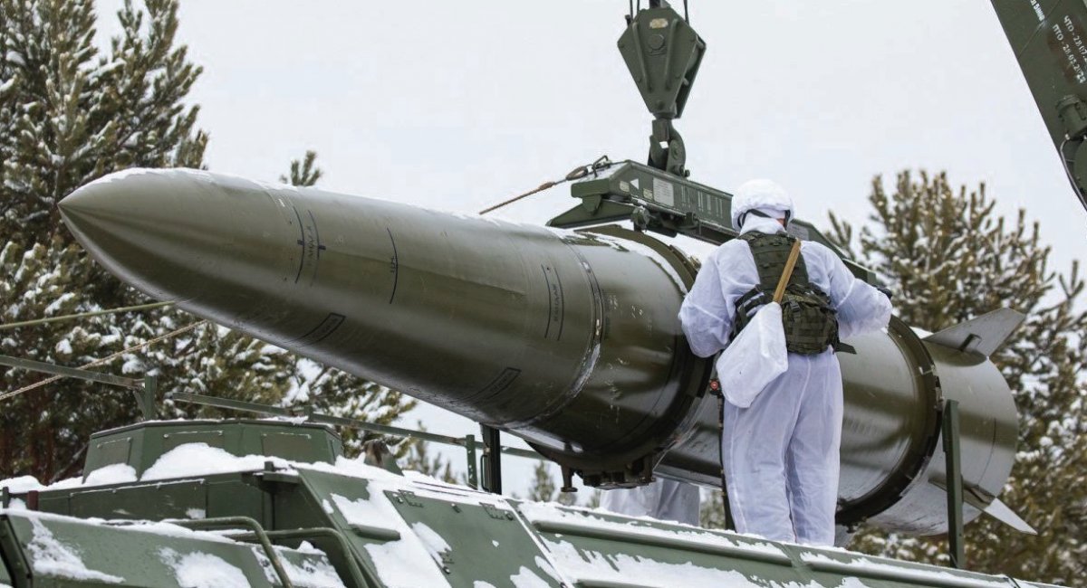 Підготовка до пуску балістичної ракети ОТРК "Искандер", ілюстративне фото з відкритих джерел