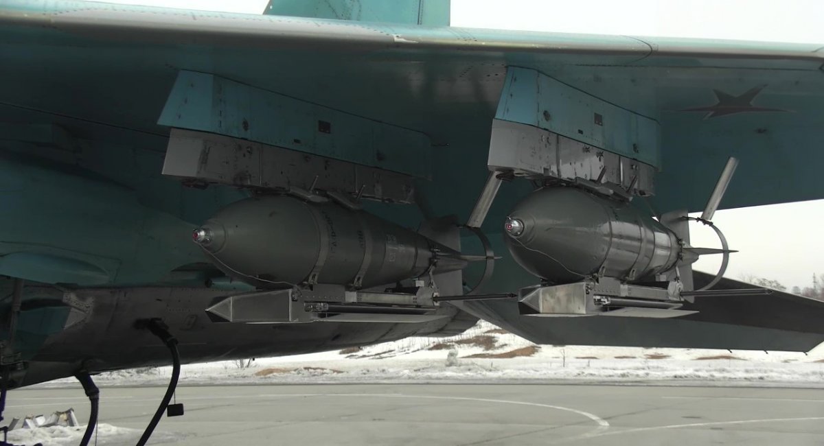 УМПК під крилом Су-34 "ВКС" РФ