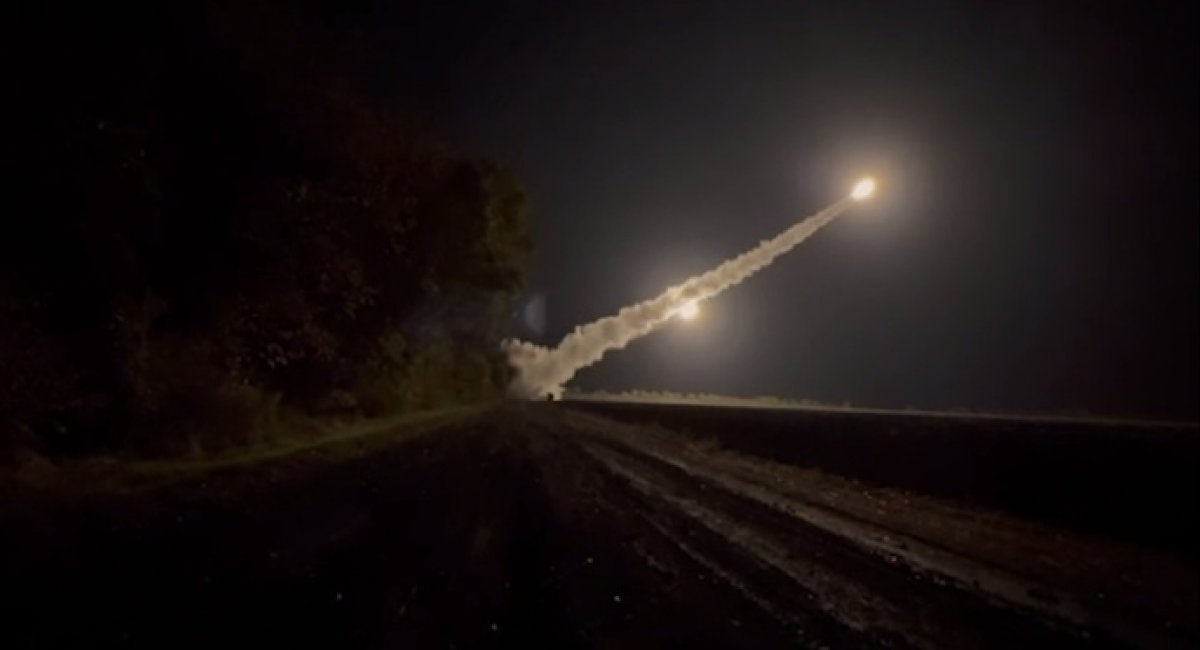 Пуск ракет ATACMS по рашистам в ніч на 17 жовтня 2023 року, скрін-шот з відео, джерело - Головнокомандувач ЗСУ Залужний
