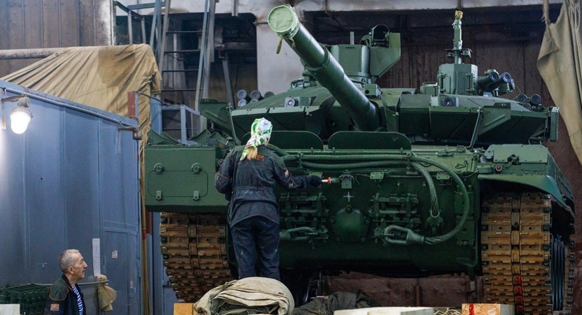 Т-90М на фарбуванні, фото ілюстративне