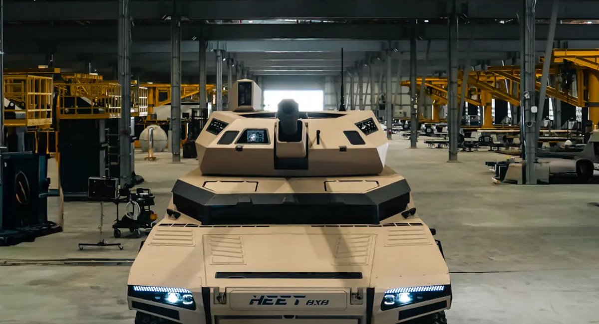 Машина підтримки HEET 8x8. Фото: SAMI