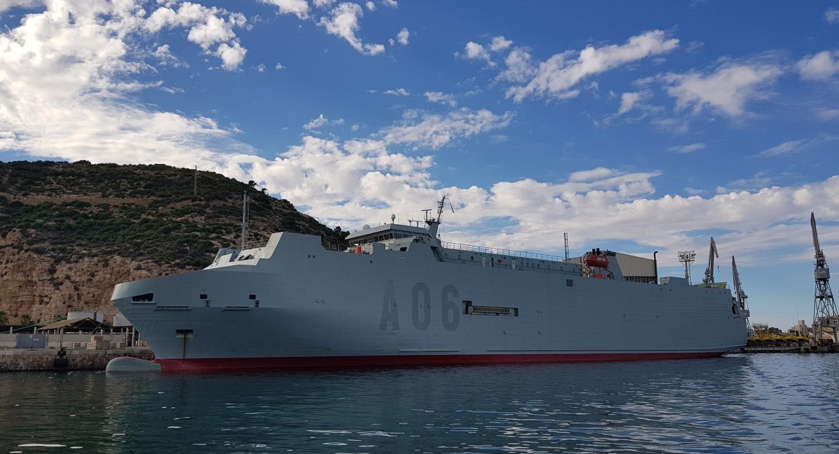 Іспанія переправляє Україні 200 тонн військових вантажів: корабль забезпечення вже прибув до Польщі