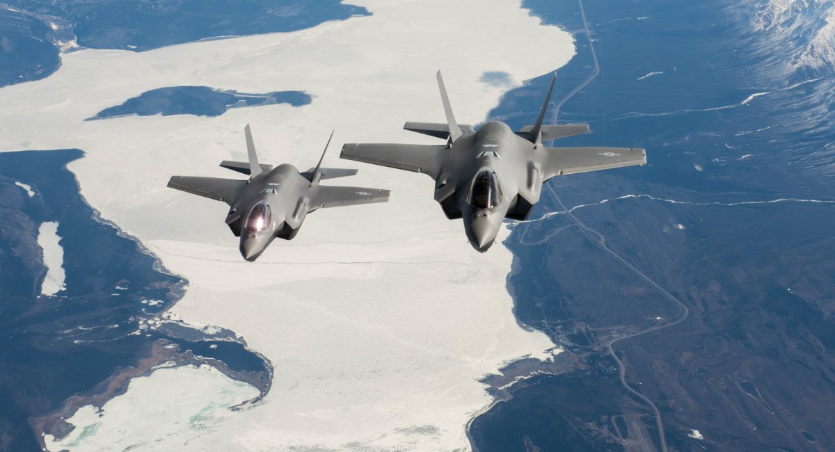F-35 ПС США над Канадою 