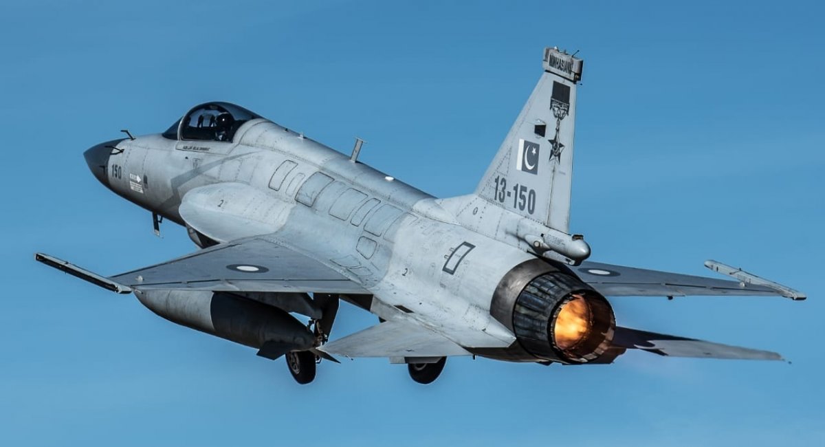 JF-17 - один з кандидатів на заміну  A-4 Skyhawk