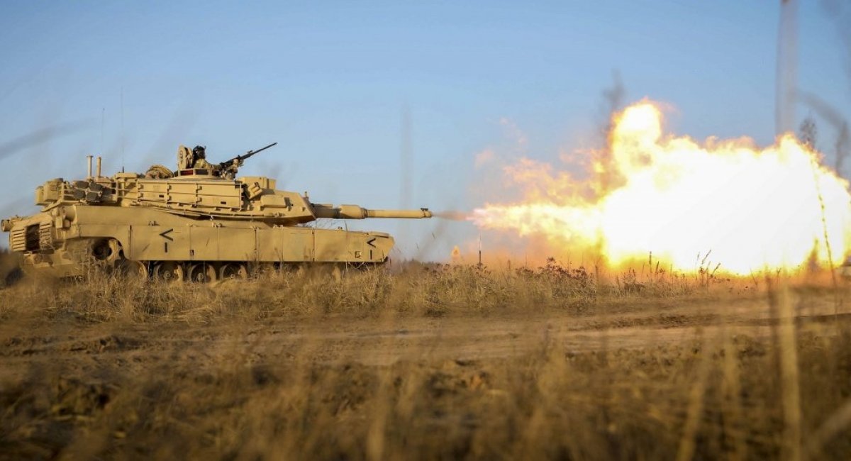 M1 Abrams веде вогонь, ілюстративне фото з відкритих джерел